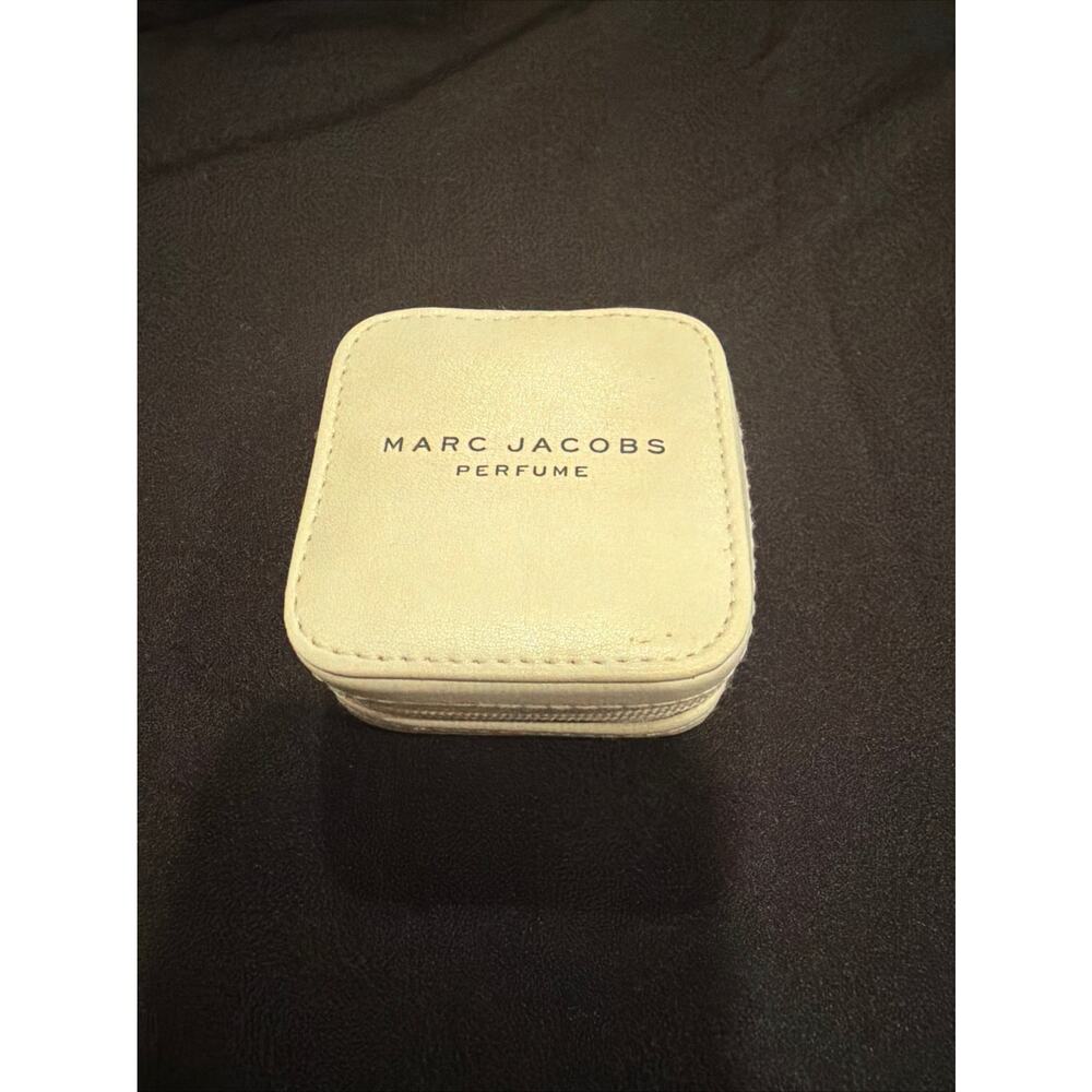 Marc Jacobs Solid Perfume Mirrored Compact in a White Zippered Case - Vintage